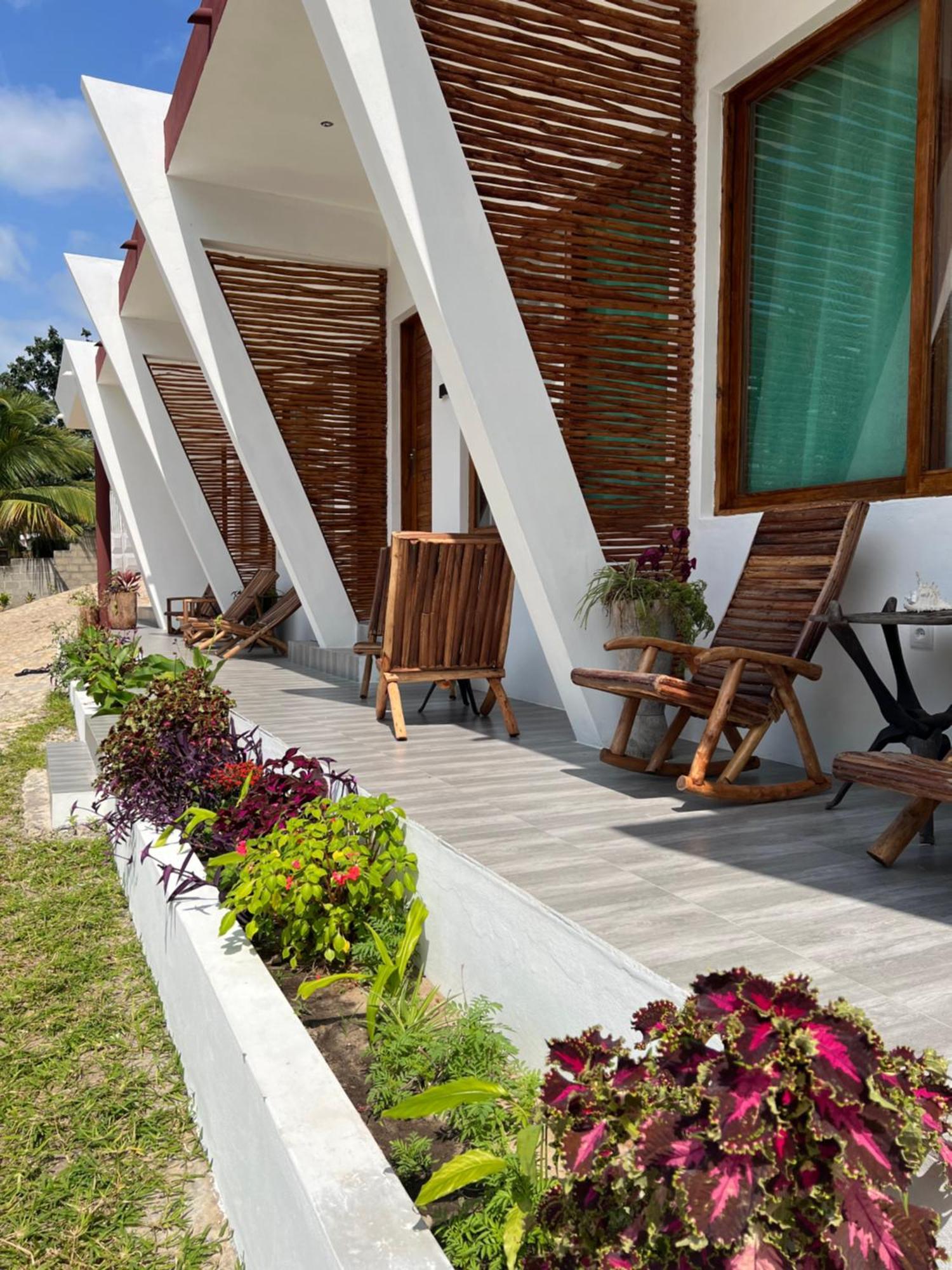 Bed and Breakfast New Giraffe House à Vilanculos Extérieur photo